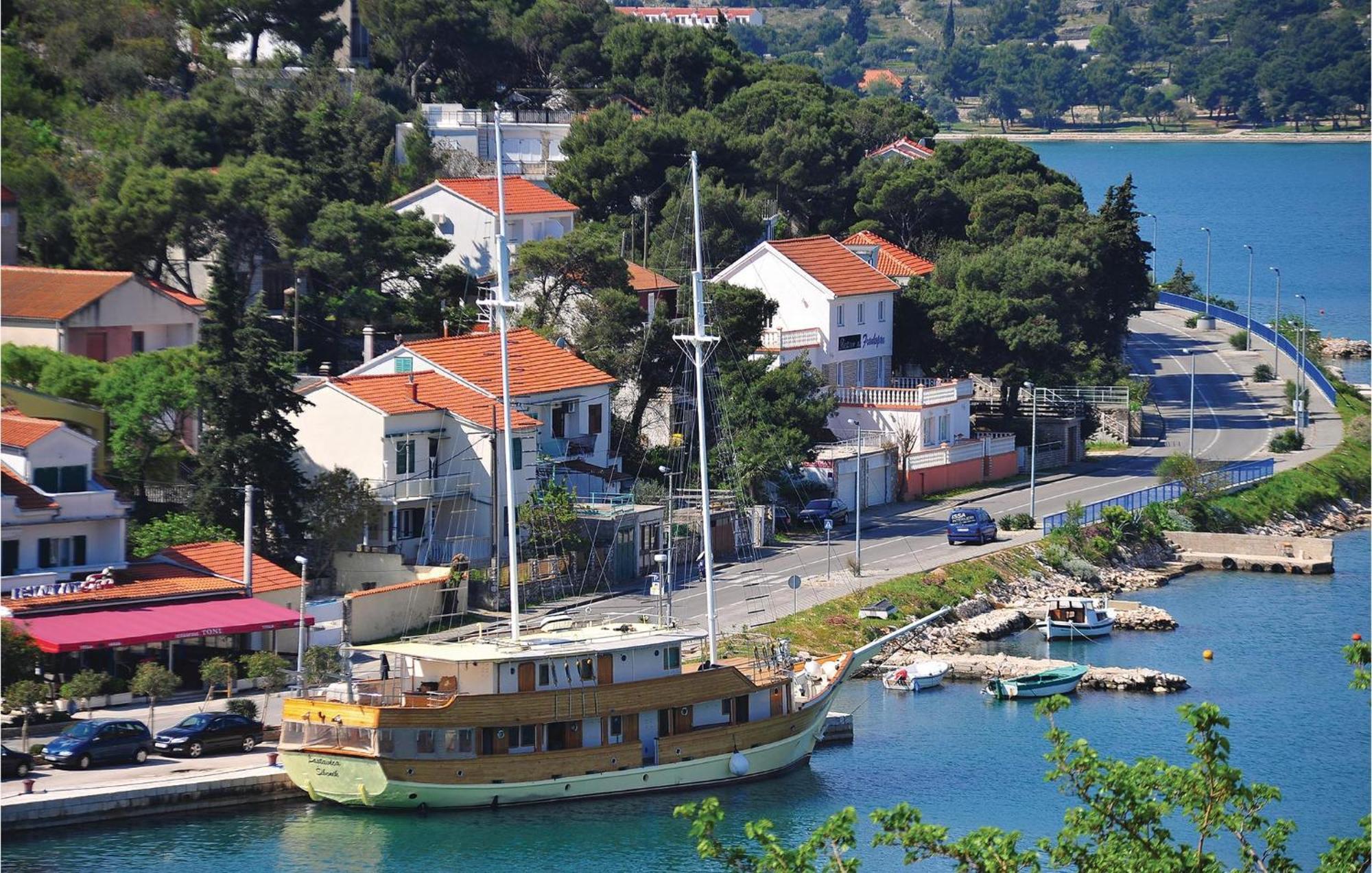 Lovely Home In Betina With Wifi Extérieur photo
