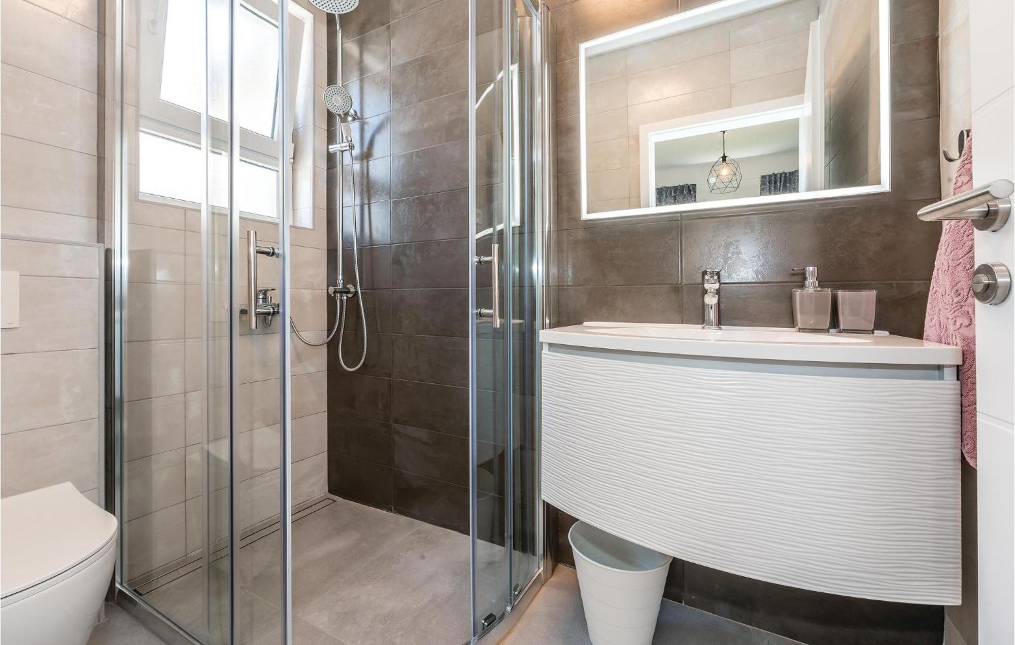 Lovely Home In Betina With Wifi Extérieur photo