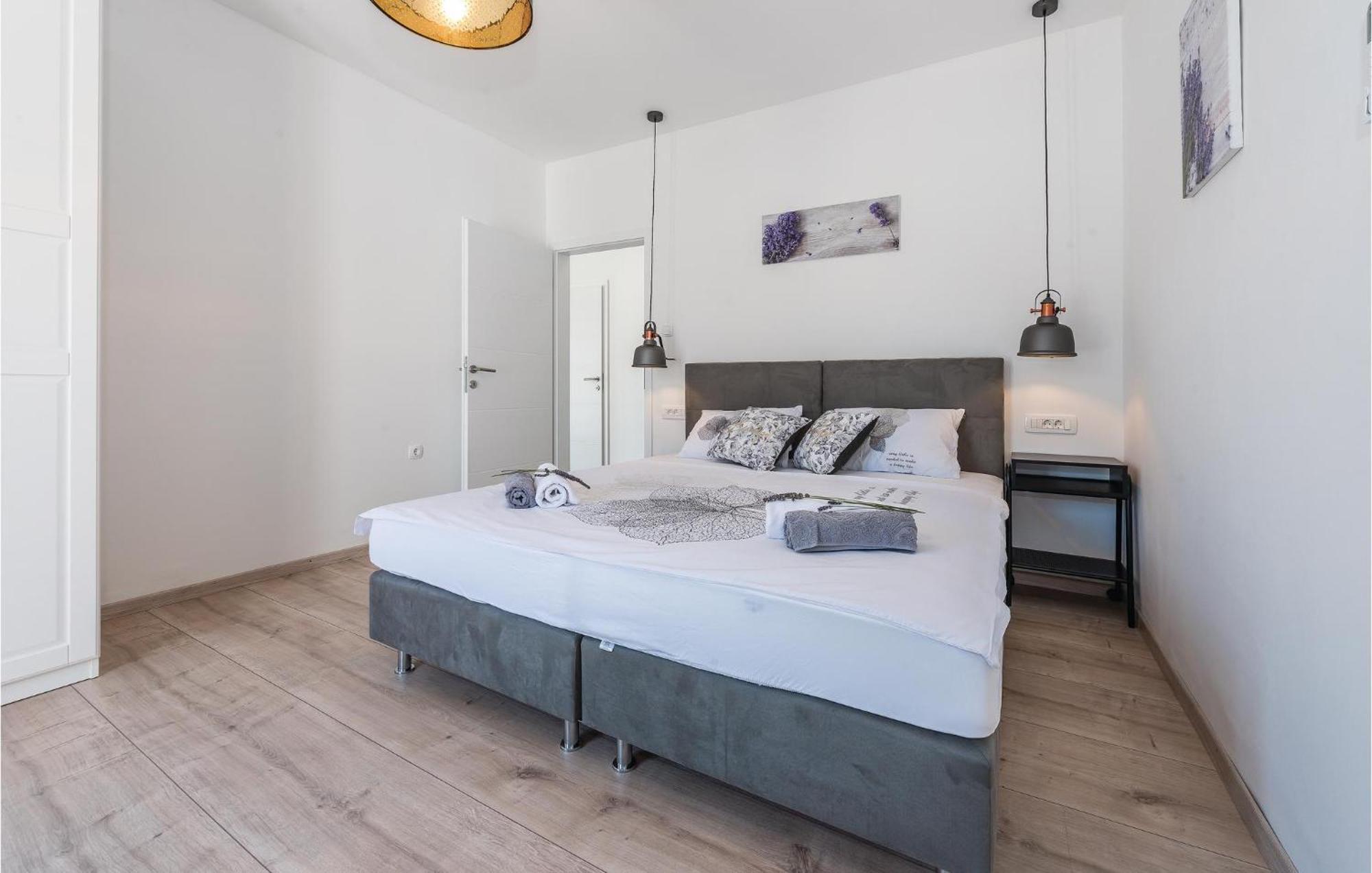 Lovely Home In Betina With Wifi Extérieur photo