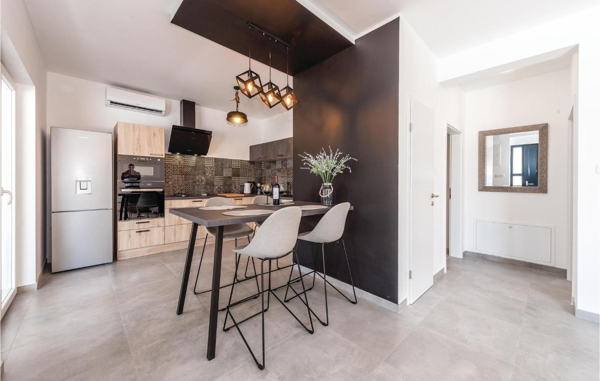 Lovely Home In Betina With Wifi Extérieur photo