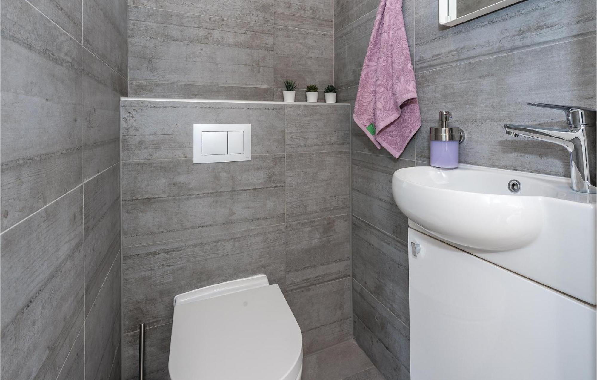 Lovely Home In Betina With Wifi Extérieur photo