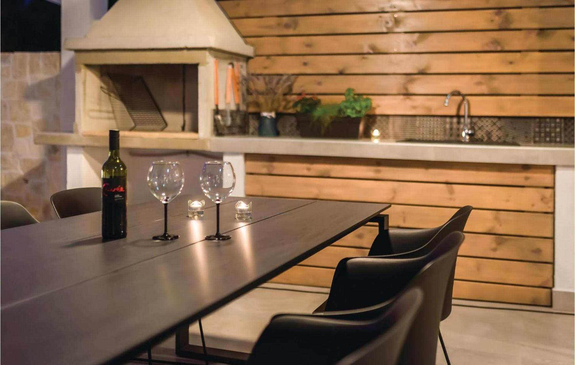 Lovely Home In Betina With Wifi Extérieur photo